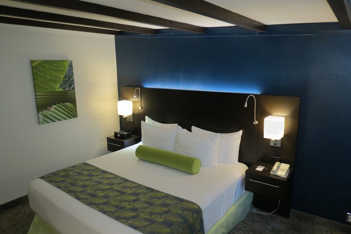 Oasis Hotel & Convention Center an Ascend Collection Hotel