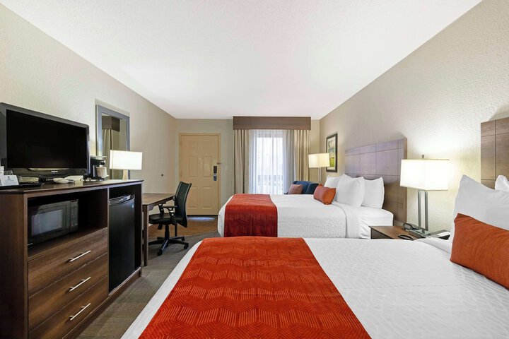 Room 10 of 31