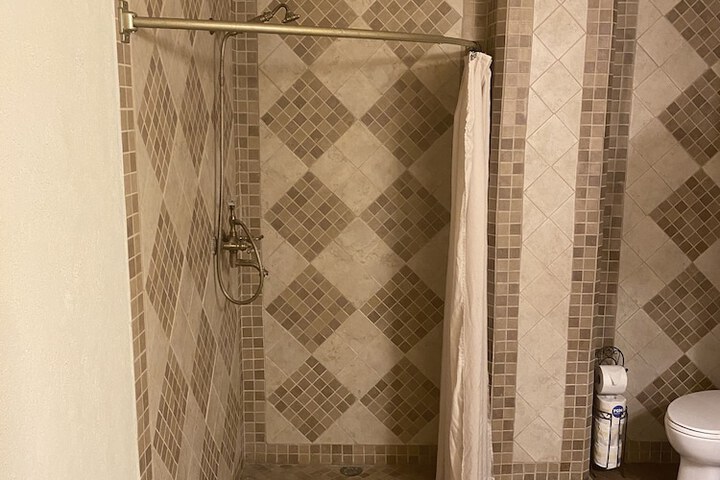 Room 70 of 182