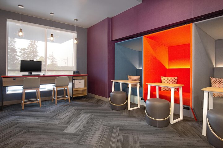 Tru by Hilton Gananoque On