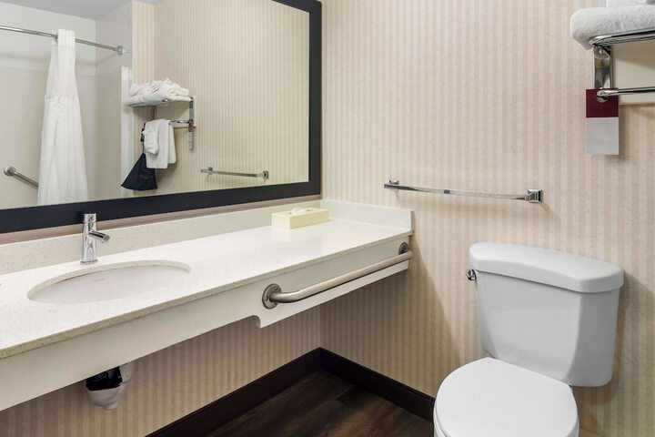 Best Western Plus Osoyoos Hotel & Suites