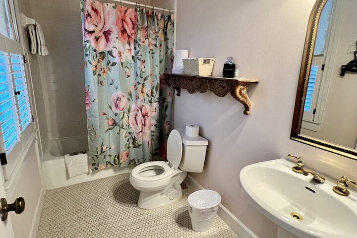 Room 10 of 50