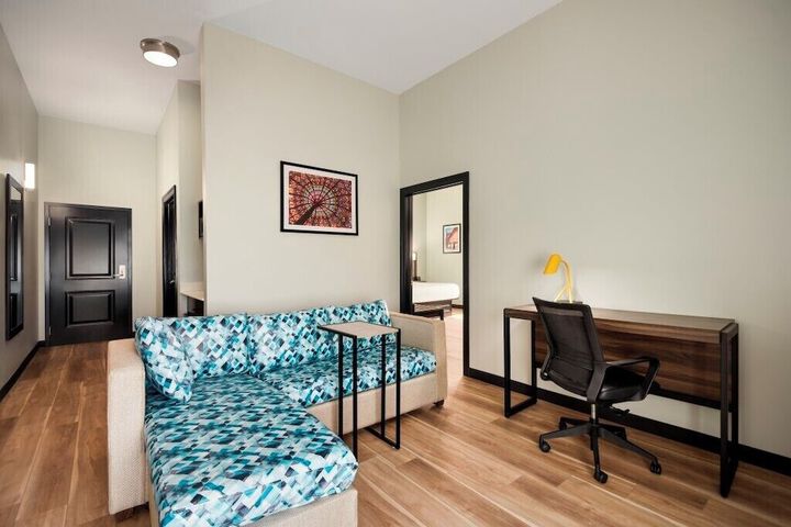 La Quinta Inn & Suites by Wyndham Gonzales LA