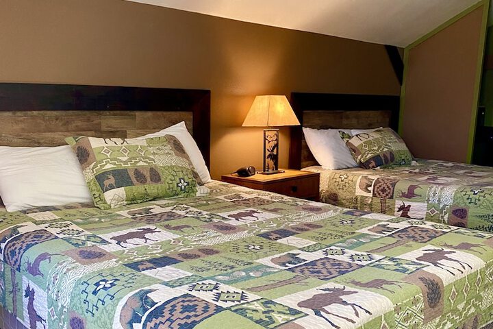 Moosehead Lodge & Cabins