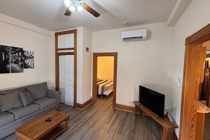 Hermann Crown Suites