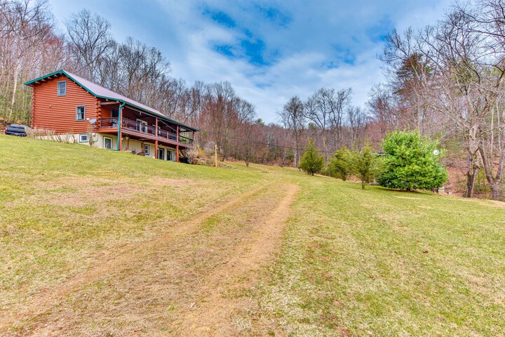 Lock Haven Cabin w / Wood Stove & Mountain View!