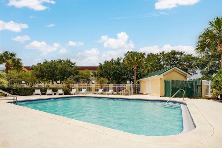 Pool 6 of 23