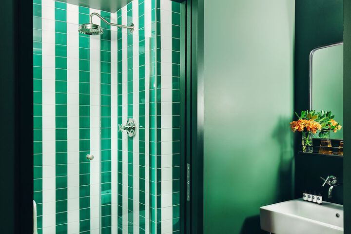 Room 46 of 59