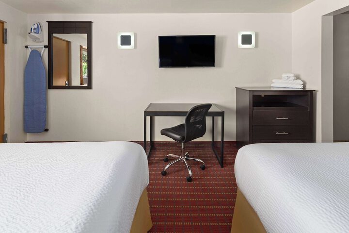 Room 37 of 43
