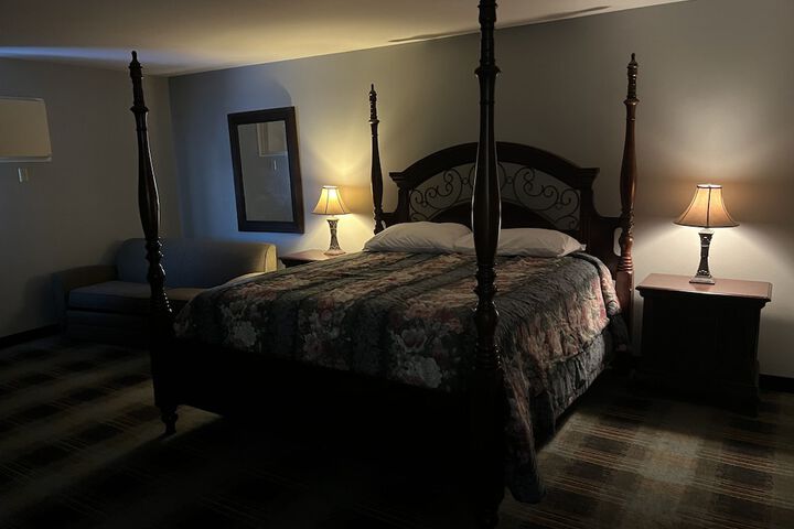 Room 15 of 26
