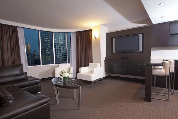 Room 32 of 43