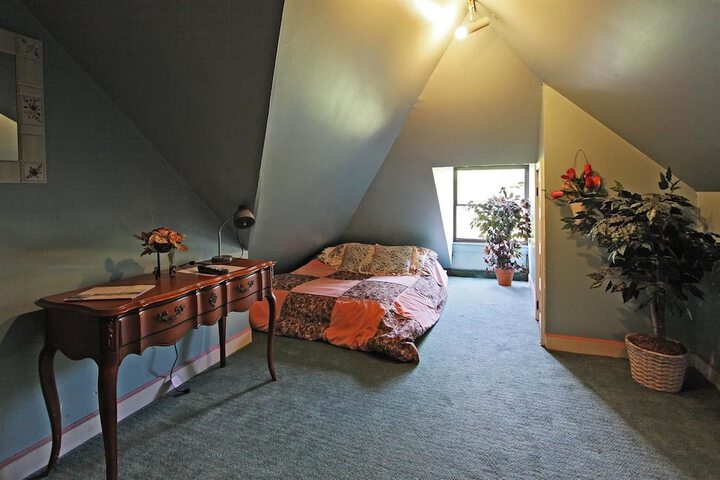 Room 19 of 39