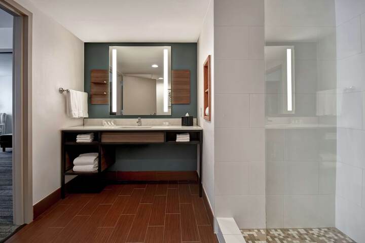 Room 15 of 60