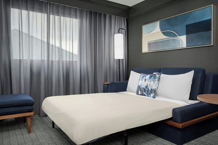 Courtyard by Marriott Bloomington