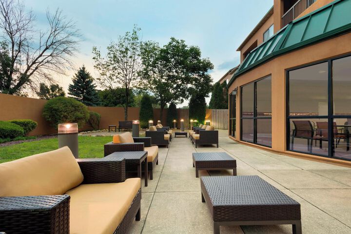 Courtyard by Marriott Akron Fairlawn