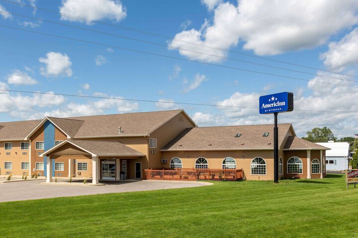 AmericInn by Wyndham Jefferson