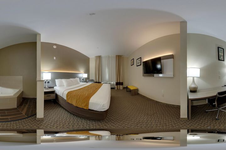 Room 8 of 48