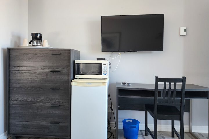 Room 35 of 102