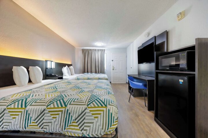 Room 10 of 24