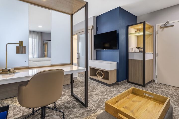Room 13 of 21