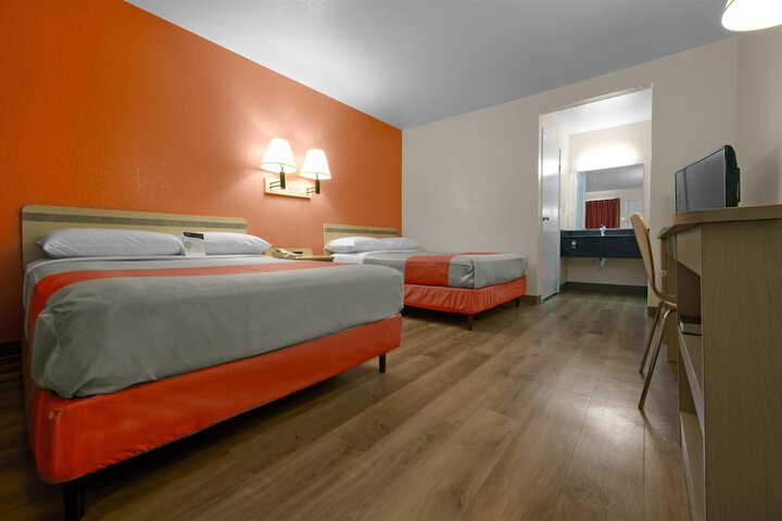 Room 19 of 47