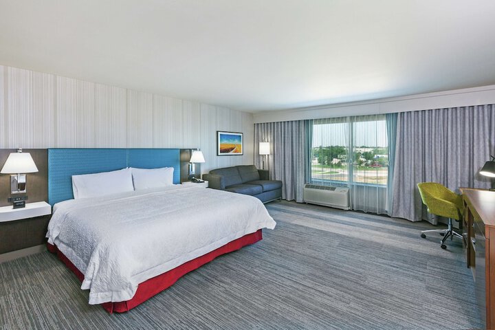 Hampton Inn Gardner Conference Center
