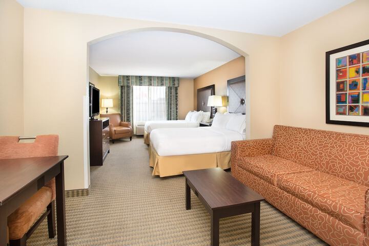 Room 10 of 40