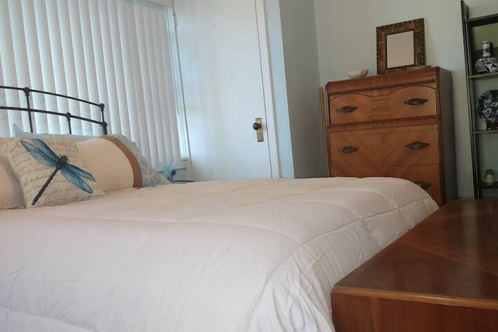 Room 30 of 47