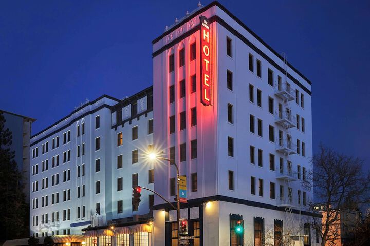Hotel 10 of 70