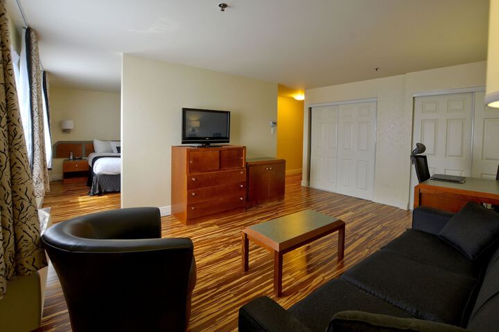 Room 48 of 77