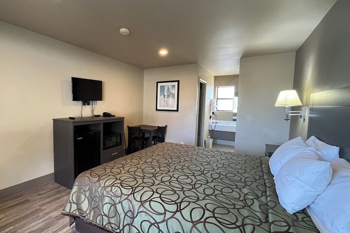 Room 21 of 32