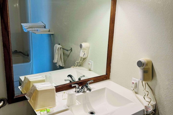 Room 18 of 40