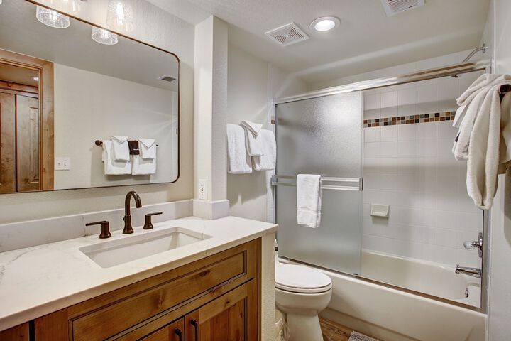 Room 15 of 26