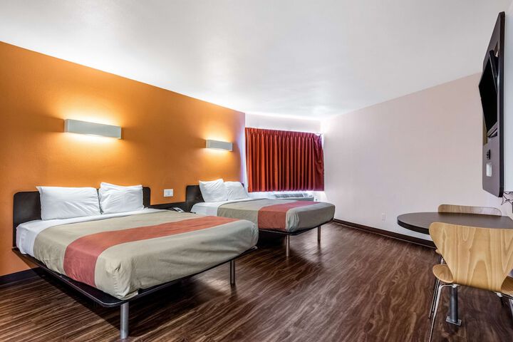 Room 21 of 37