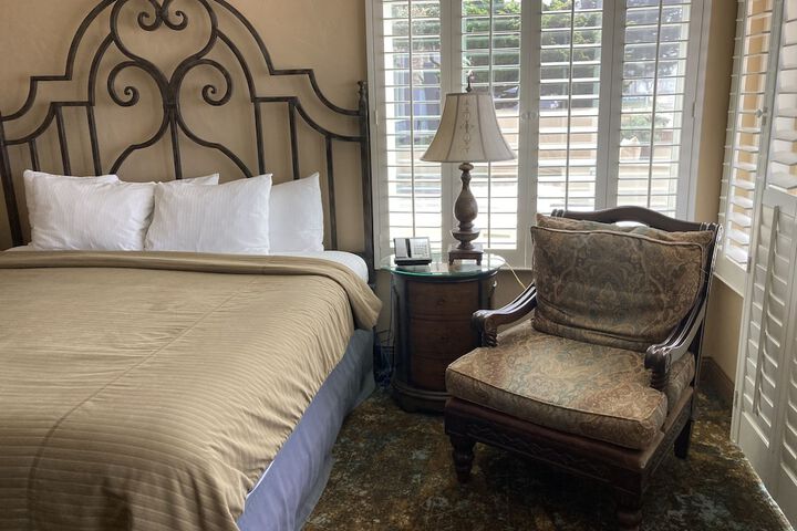 Room 48 of 63
