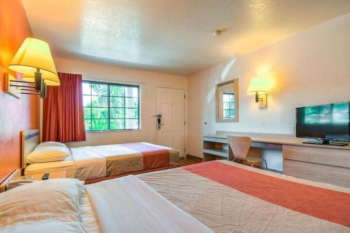 Motel 6 Pomona CA - Los Angeles