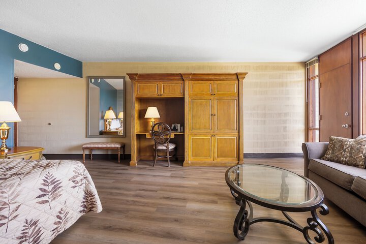 Room 83 of 152