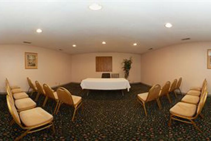 Rodeway Inn & Suites