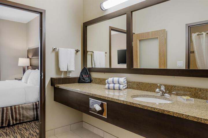 Best Western Plus Bridgewater Hotel & Convention Centre