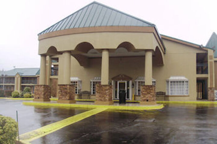 Rodeway Inn & Suites