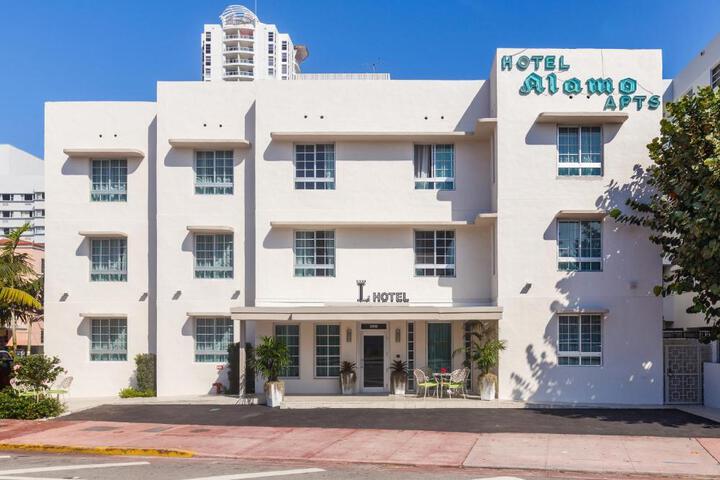 L Hotel