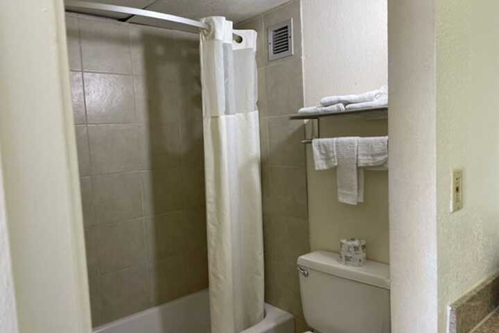 Room 21 of 33