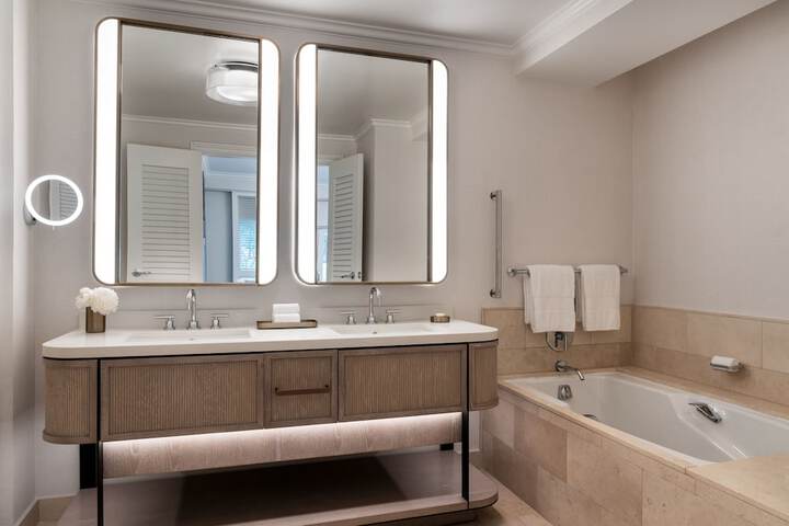 The Ritz-Carlton Dallas Las Colinas