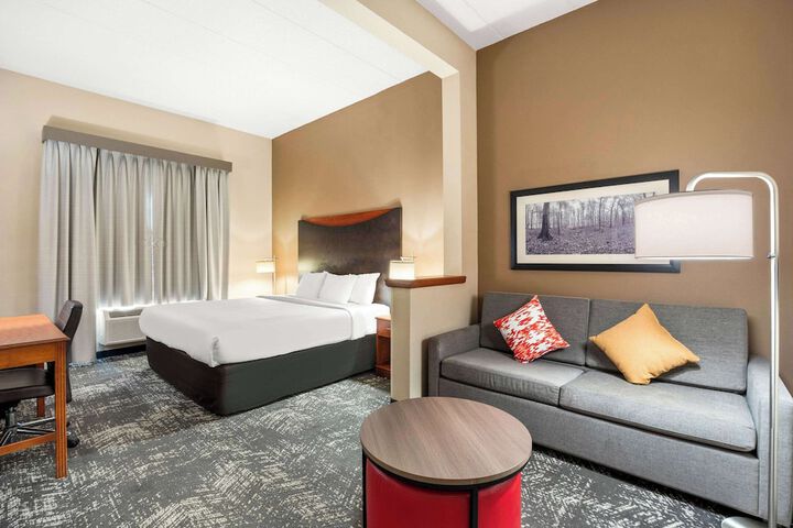 Room 42 of 62