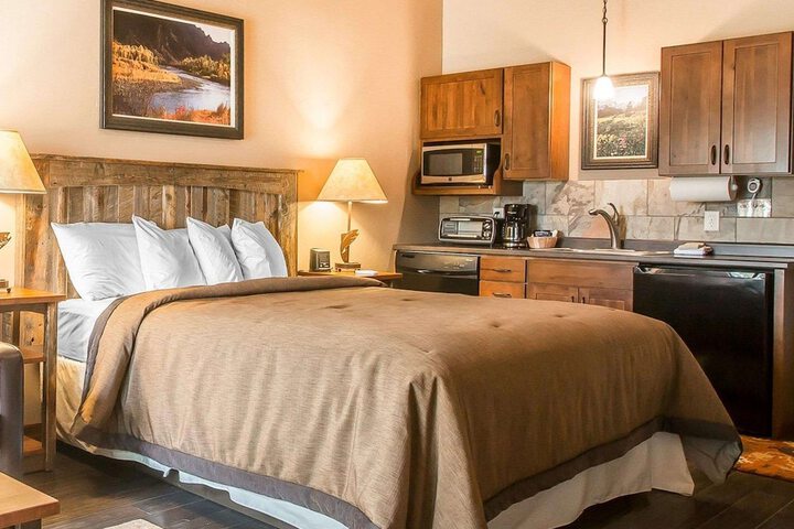 Yellowstone Valley Lodge an Ascend Collection Hotel
