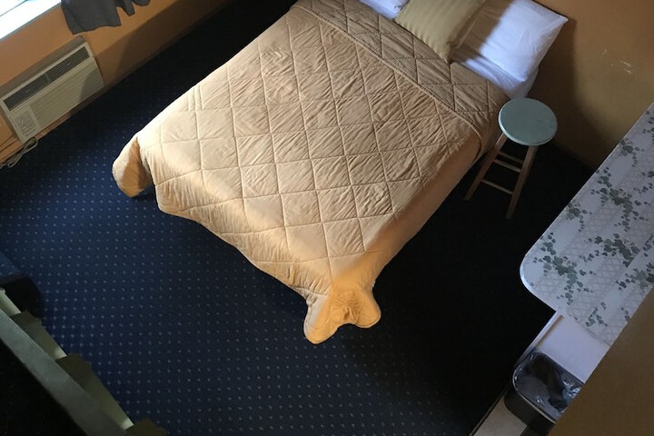 Room 19 of 71