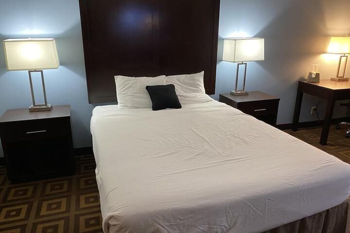 Room 5 of 17