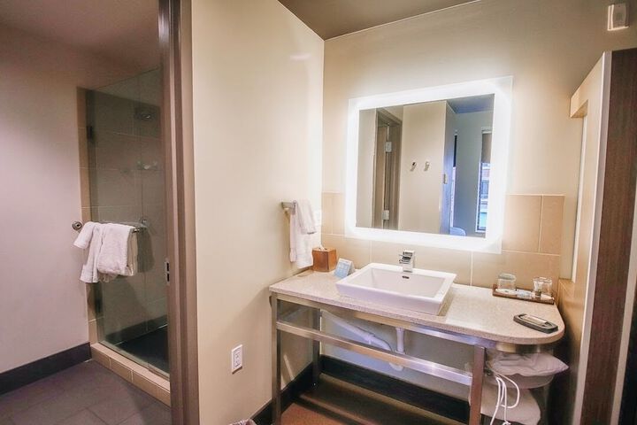 Room 71 of 112