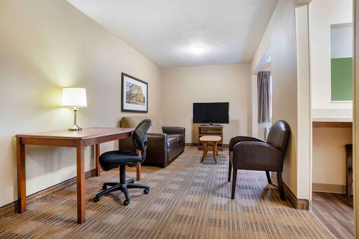 Room 15 of 31