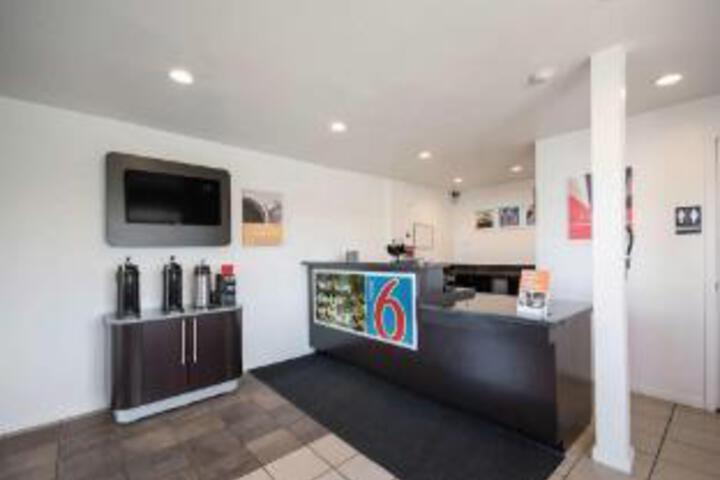 Sterling Motor Inn